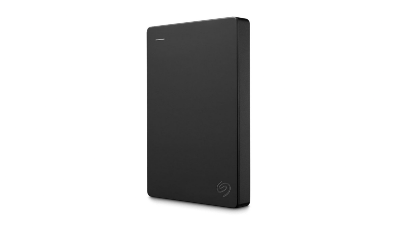 Внешний жесткий диск Seagate Portable емкостью 2 ТБ, черный на белом фоне