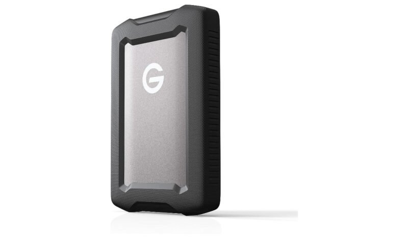 Seagate Professional G-DRIVE ARMorATD 2 ТБ Черно-серый внешний жесткий диск на белом фоне