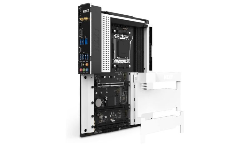 Материнская плата NZXT N7 B650E белого цвета в разобранном виде