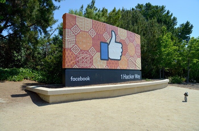 Компания по истории данных о местоположении Facebook