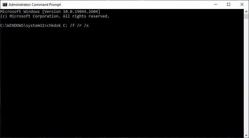 Запуск Chkdsk в командной строке.