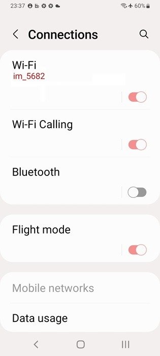 Вызовы по Wi-Fi и режим полета (полет) активируются одновременно на Android.