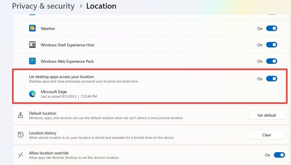 Разрешить настольным приложениям получать доступ к вашему местоположению в Windows включено с помощью видимости браузера Edge.