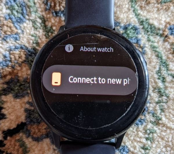 Samsung Galaxy Watch подключается к новому телефону