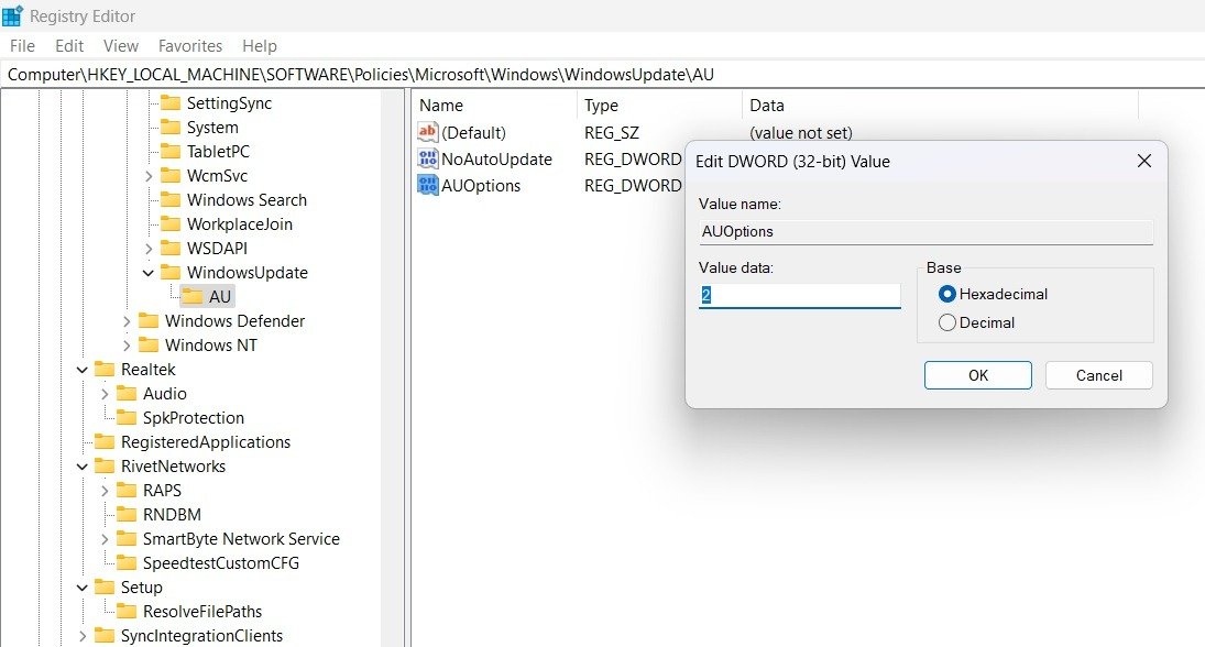 Значение AUOptions установлено как «2» в Центре обновления Windows в редакторе реестра.