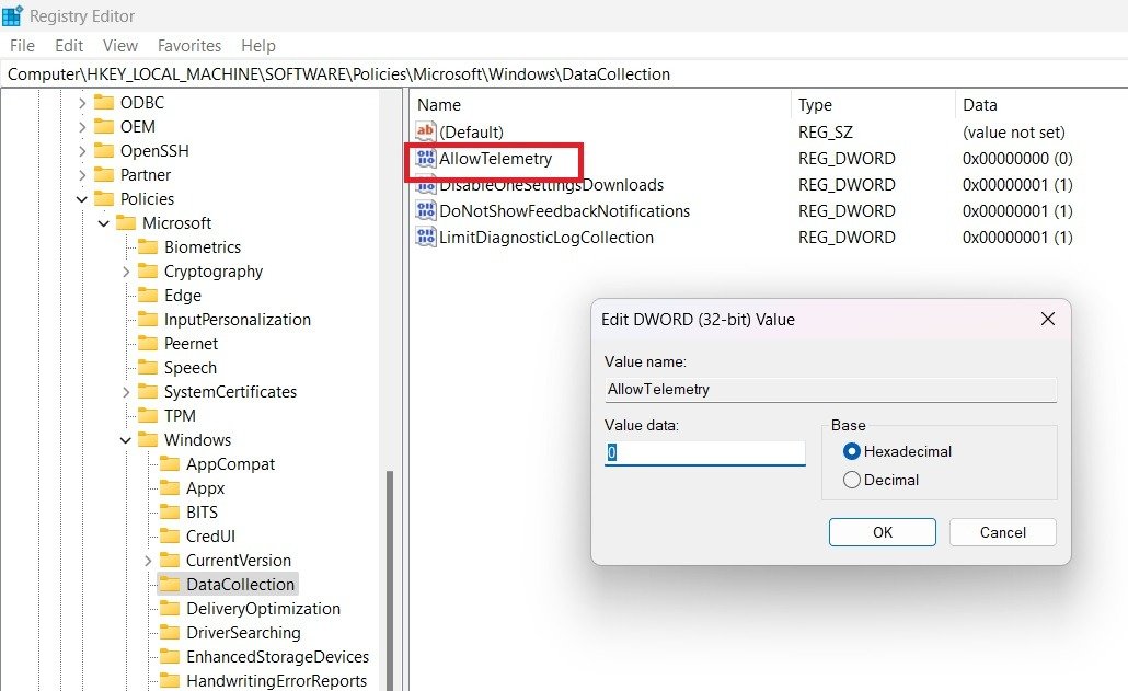 Значение «AllowTelemetry» установлено по умолчанию «0» в разделе «DataCollection» в редакторе реестра.