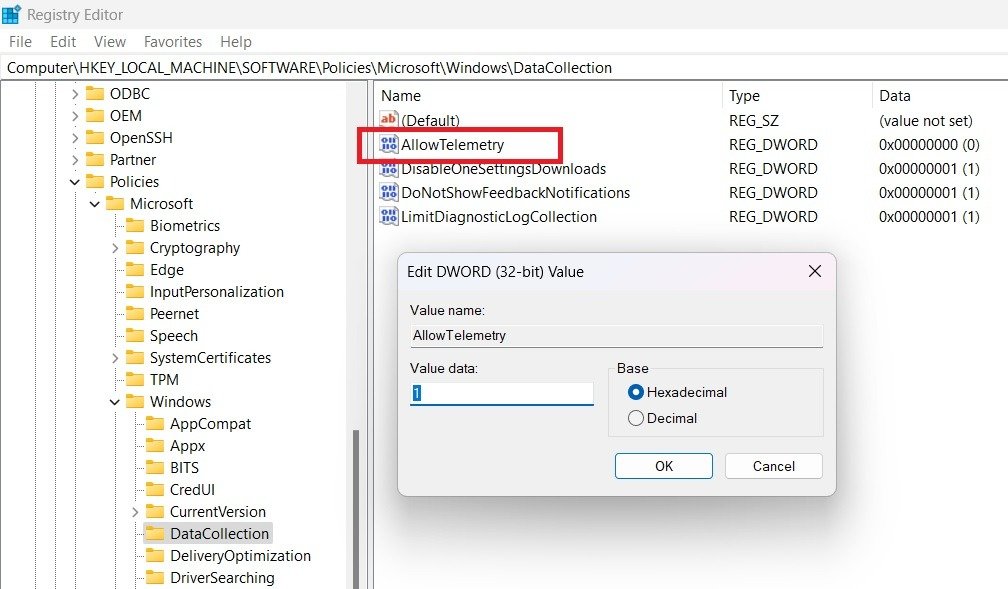 Значение AllowTelemetry установлено как 1 в разделе «Сбор данных» в редакторе реестра.