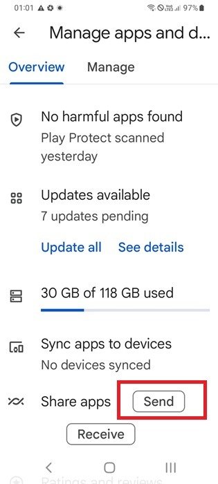Поделитесь приложениями, нажав «Отправить» в разделе «Управление приложениями и устройствами» в приложении Google Play.