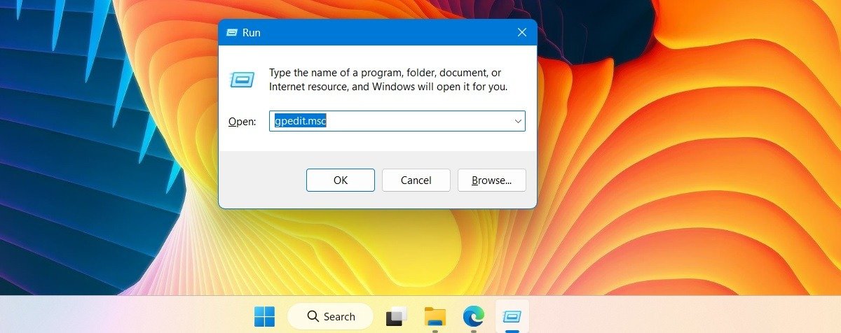 Введите Gpedit.msc в поле команды «Выполнить» Windows.