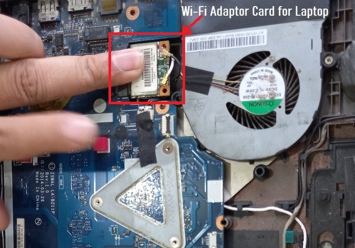 Карта адаптера Wi-Fi с отключенным сетевым кабелем Windows для ноутбука