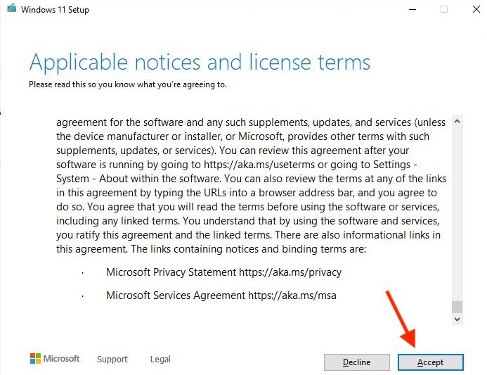 Принятие условий лицензии на установку Windows 11