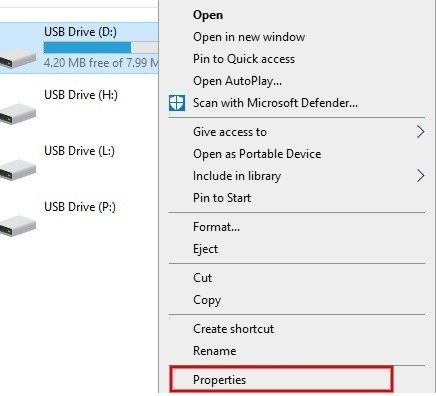 Щелкните правой кнопкой мыши USB-накопитель и выберите «Свойства» в проводнике.