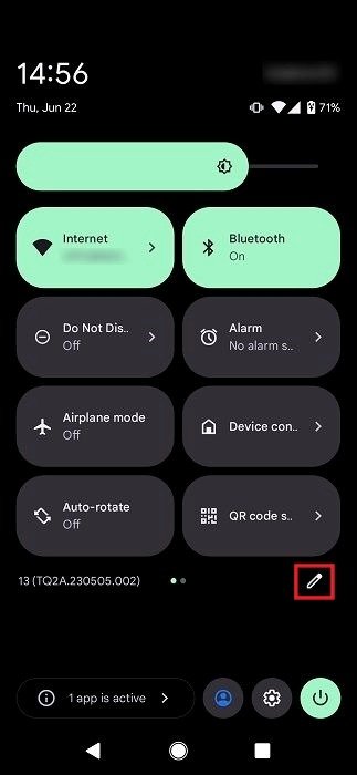 Нажатие на значок карандаша в быстрых настройках на Android.