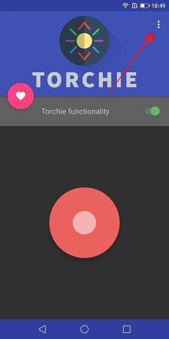 Нажатие на три точки в приложении Torchie.