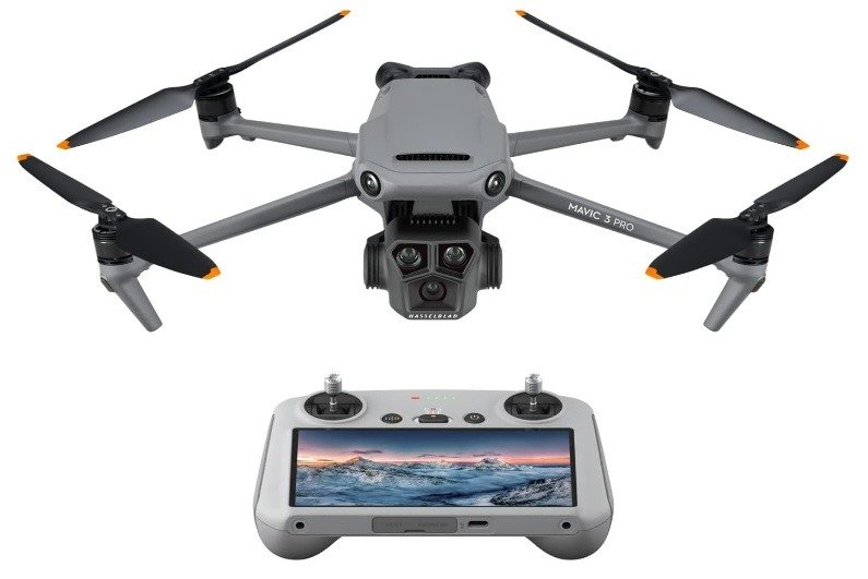 Один из лучших профессиональных дронов с камерой — комплект DJI Mavic 3 Pro.