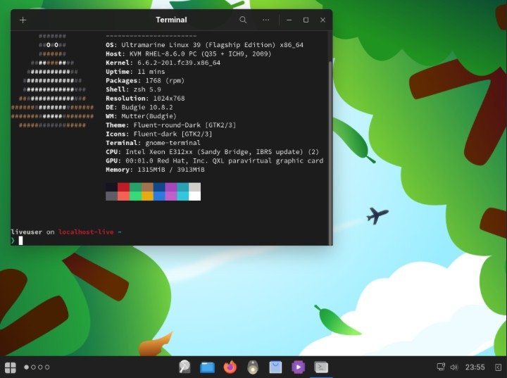 Скриншот рабочего стола Ultramarine Linux.