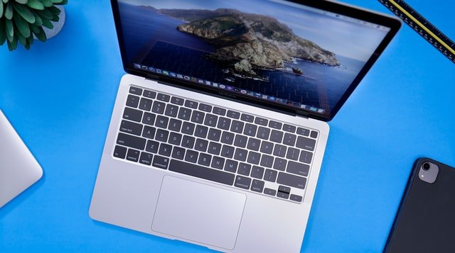 Лучший Mac для вас Macbook Air Open
