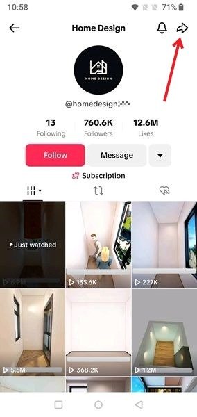 Нажатие кнопки «Поделиться» на странице профиля TikTok.