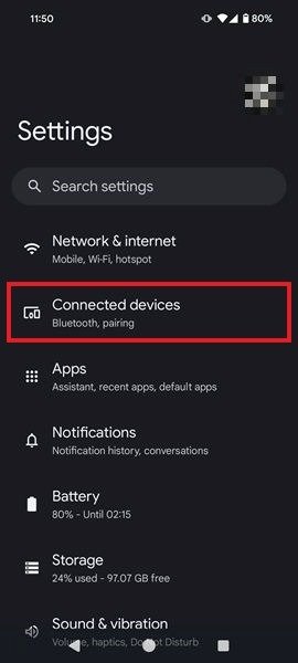 Нажмите «Подключенные устройства» в приложении «Настройки Android».