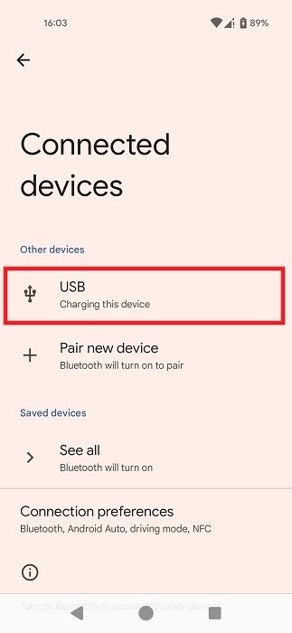 Выбор «USB» в разделе «Подключенные устройства» в настройках Android.