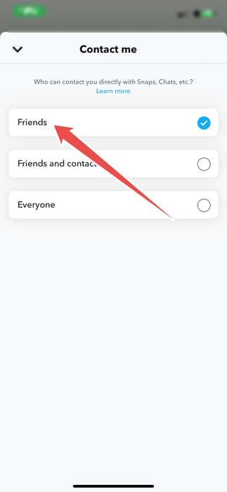 Выбор «Друзья» в разделе «Свяжитесь со мной» в настройках Snapchat.