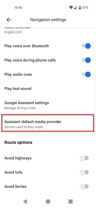 Выбор параметра «Помощник поставщика мультимедиа по умолчанию» в Картах Google для Android.
