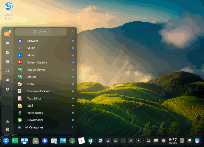 Окружение рабочего стола Deepin с открытым меню приложения