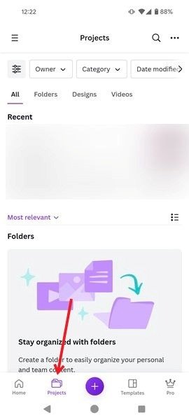 Нажмите «Проекты» в приложении Canva для Android.