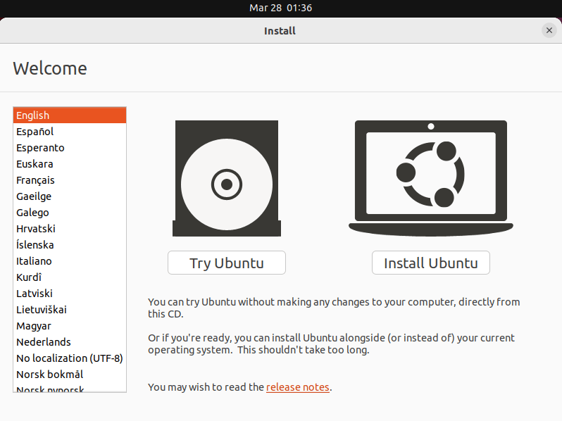 Окно с экраном приветствия Ubuntu Live.