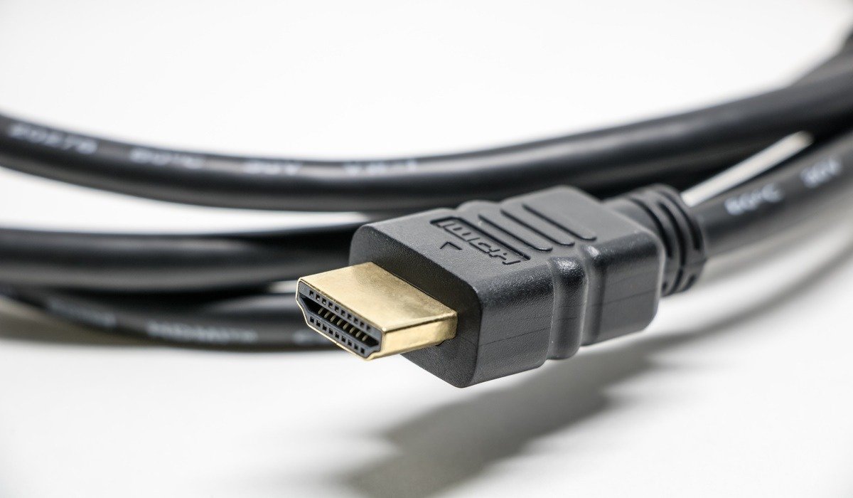 Крупным планом разъем кабеля HDMI<div id=