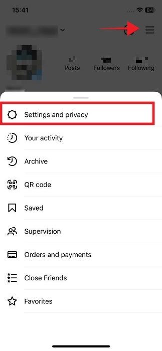 Нажмите «Настройки и конфиденциальность» в приложении Instagram для iOS.