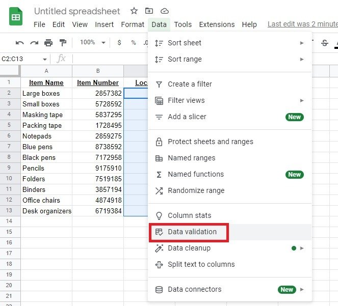 Выбор «Проверка данных» в меню «Данные» в Google Sheets.