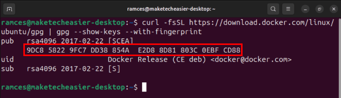 Терминал, выделяющий отпечаток ключа подписи Docker CE.