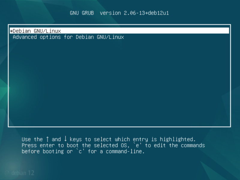 Снимок экрана, показывающий вывод GRUB по умолчанию для Debian 12.