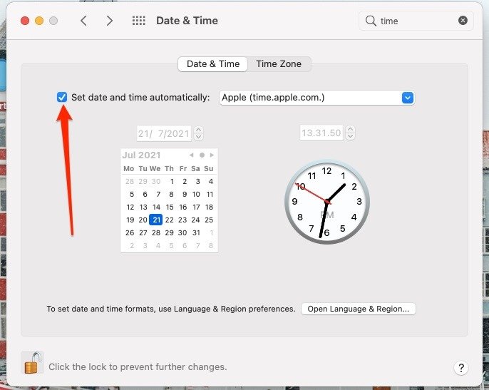 Снимок экрана, показывающий приложение «Дата и время» на Mac