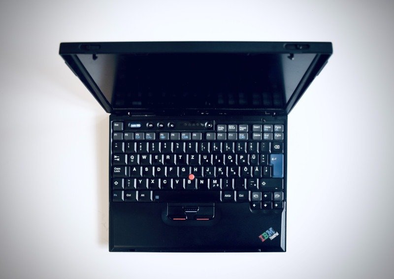 Старый компьютер Thinkpad