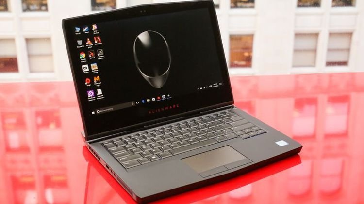 oled-ноутбуки-alienware-13-r3