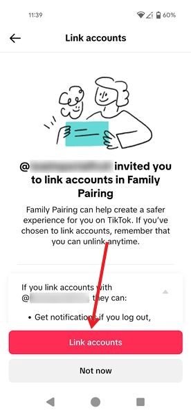 Нажатие кнопки «Связать учетные записи» на дочернем устройстве в приложении TikTok.