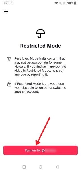 Активация ограниченного режима для детской учетной записи в приложении TikTok.