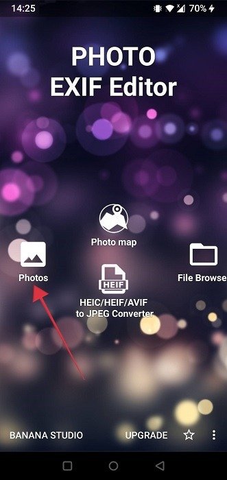 Нажатие кнопки «Фотографии» в приложении Photo Exif Editor.
