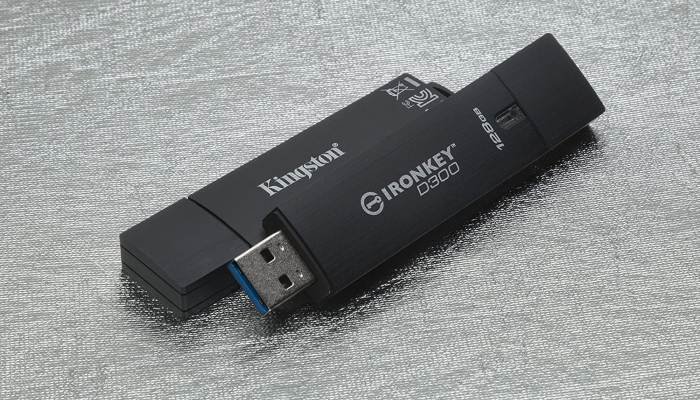 Безопасный USB Kingston Ironkey