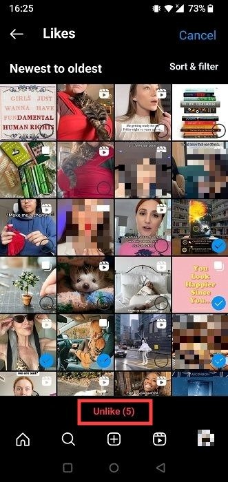 Выбор публикаций, которые нельзя отличить в приложении Instagram.