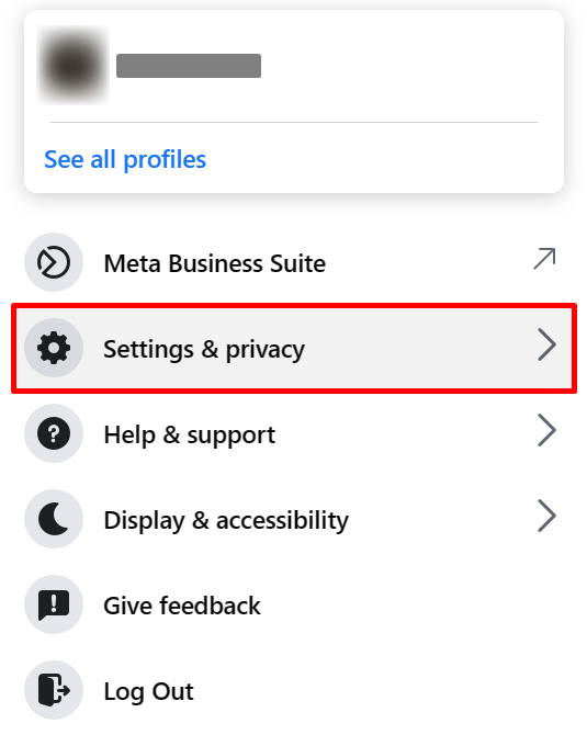 Нажмите «Настройки и конфиденциальность» в меню Facebook в браузере.