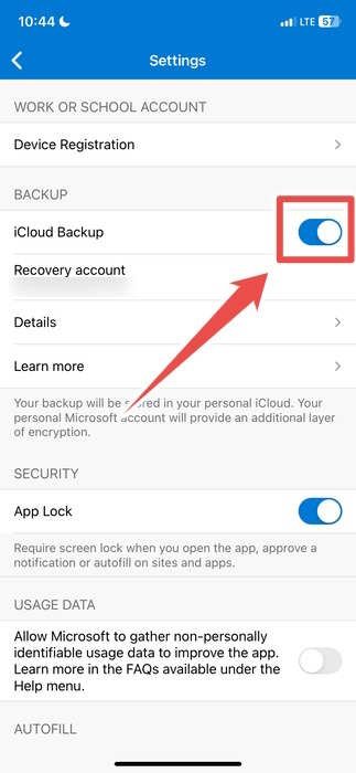 Включение опции «Резервное копирование iCloud» в приложении Microsoft Authenticator для iOS.