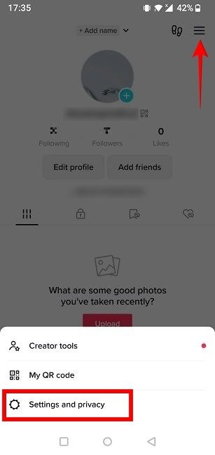 Доступ к разделу «Настройки и конфиденциальность» в TikTok.