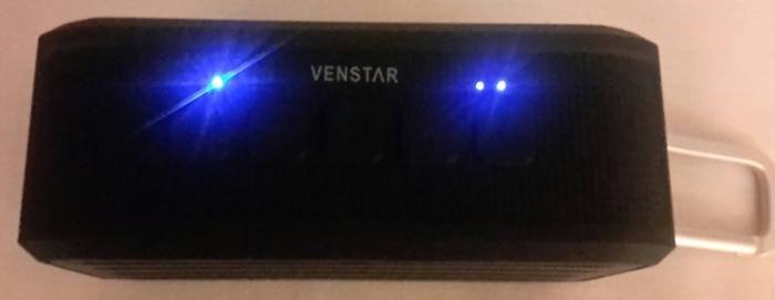 Светодиодные индикаторы на Bluetooth-динамике Venstar Mini.