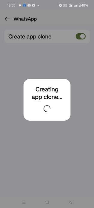 Создание дубликата приложения для WhatsApp с использованием встроенной функции клонирования приложений телефона Android.