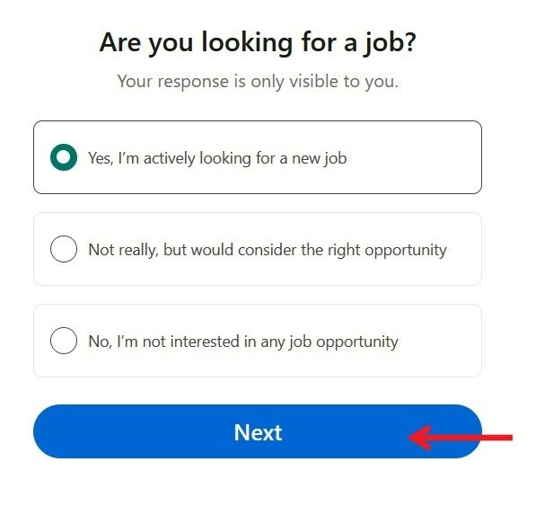 LinkedIn спрашивает, ищете ли вы новую вакансию.