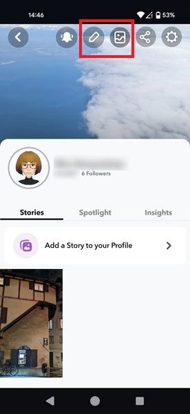 Выбор редактирования обложки частного профиля в приложении Snapchat, а затем изменение информации профиля.