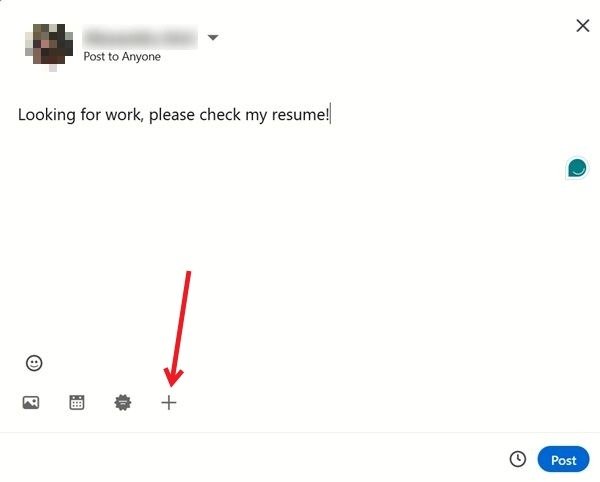 Нажатие кнопки «+» после добавления текста для резюме в LinkedIn на ПК.